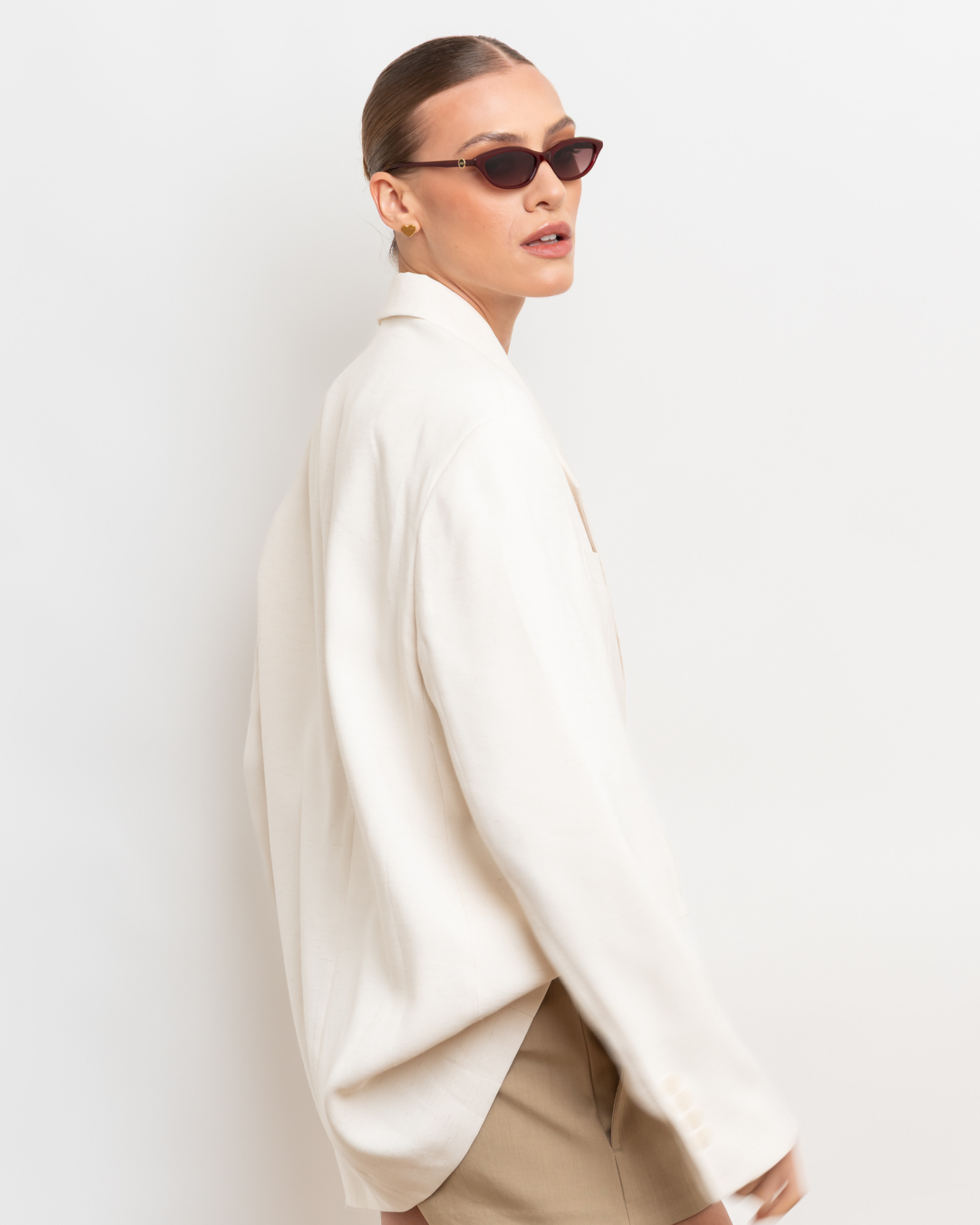 Shop Serene Sunglasses in Burgundy Colour – Available Online in USA, UK, Canada & United Arab Emirates